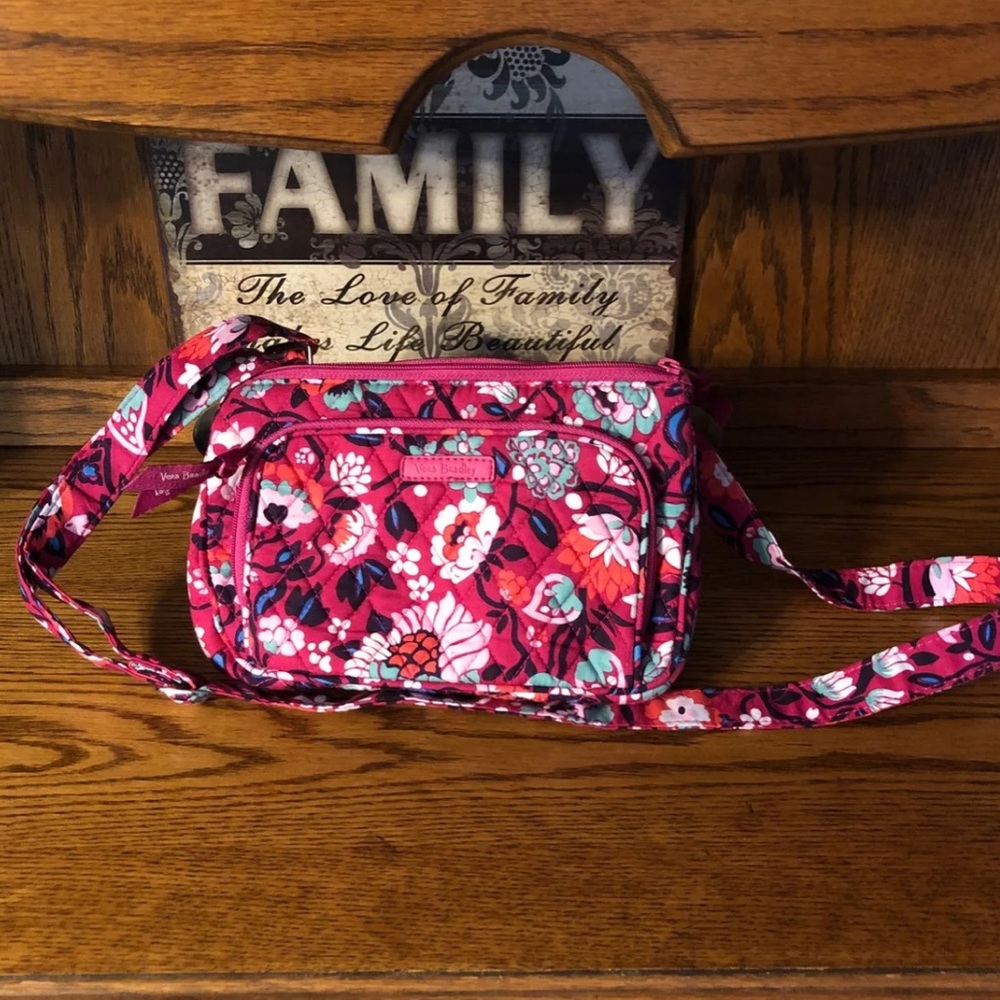 Vera Bradley crossbody mini.